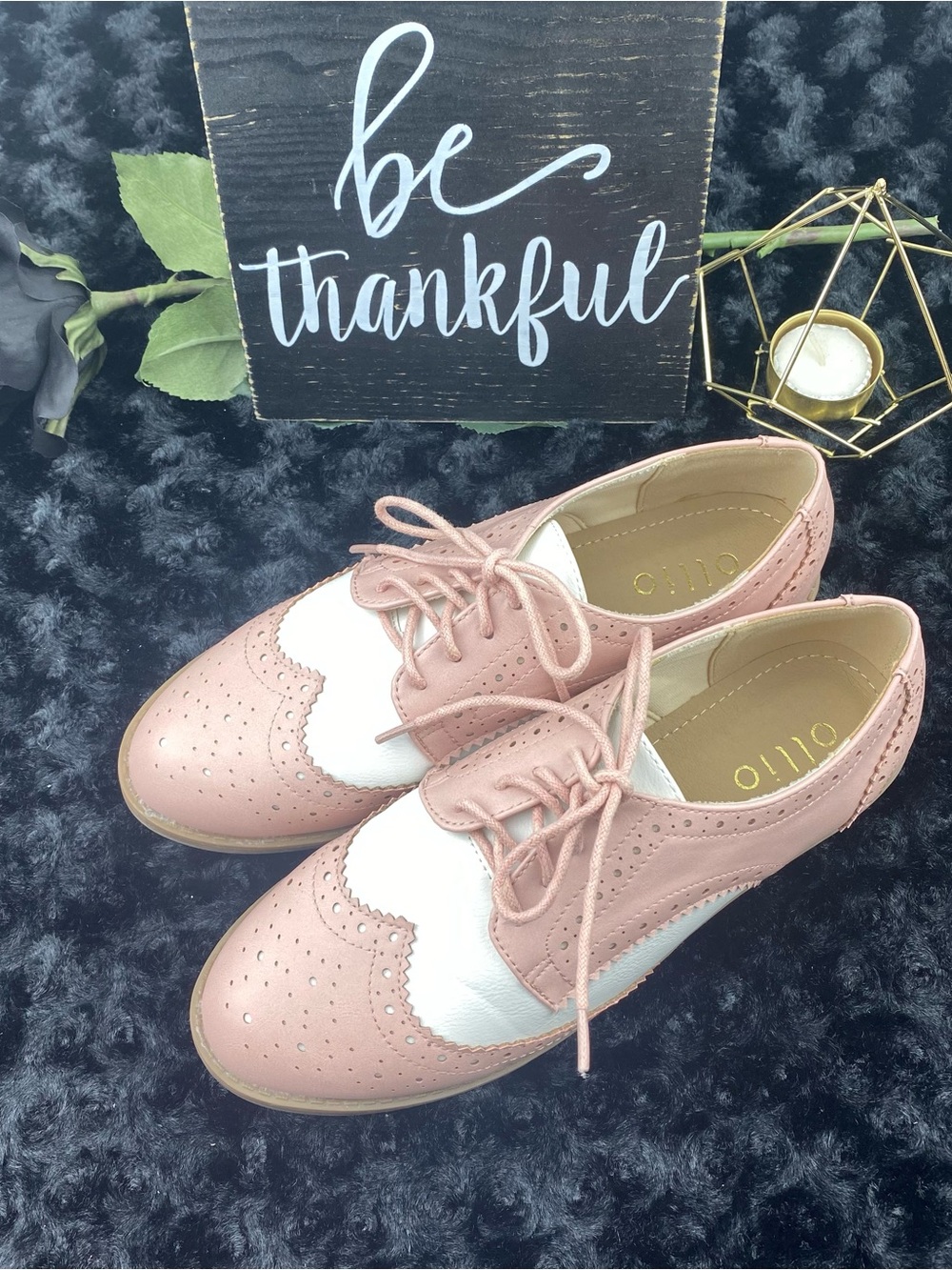 Ollio Classic Two-Tone Women's Oxford Shoes